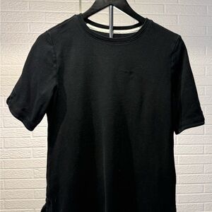 Isaac Mizrahi Black Short Sleeve Tee
